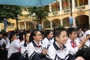 Nhà trường tổ chức tuyên truyền Ngày Pháp luật nước CHXHCN Việt Nam