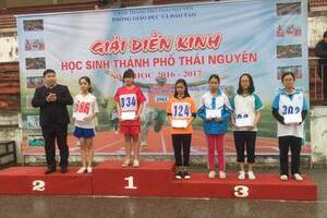Học sinh trường tham gia giải điền kinh cấp thành phố